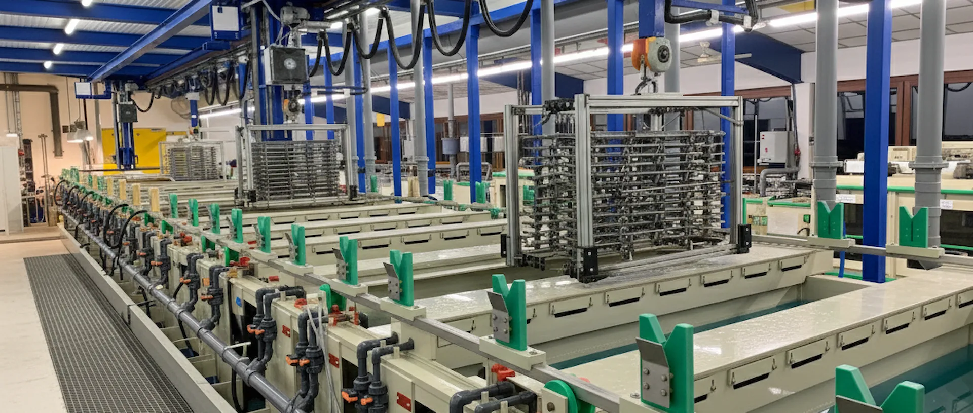 Tauchgalvanik für die Oberflächenbehandlung.